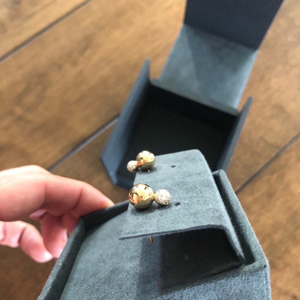 New in Box David Yurman Solari Stud Earrings in 18K Yellow Gold with Diamonds - Picture 7 of 9